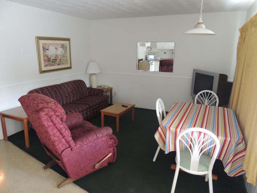 Rodeway Inn & Suites Winter Haven Chain Of Lakes Pokoj fotografie