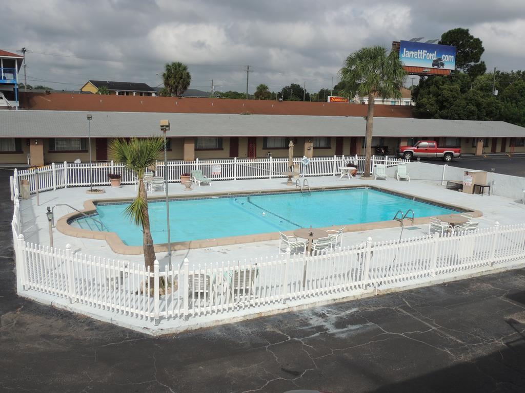 Rodeway Inn & Suites Winter Haven Chain Of Lakes Pokoj fotografie