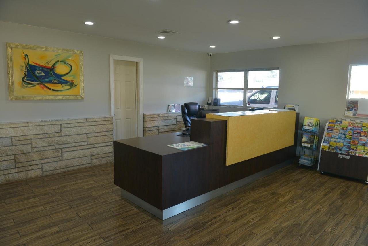 Rodeway Inn & Suites Winter Haven Chain Of Lakes Exteriér fotografie