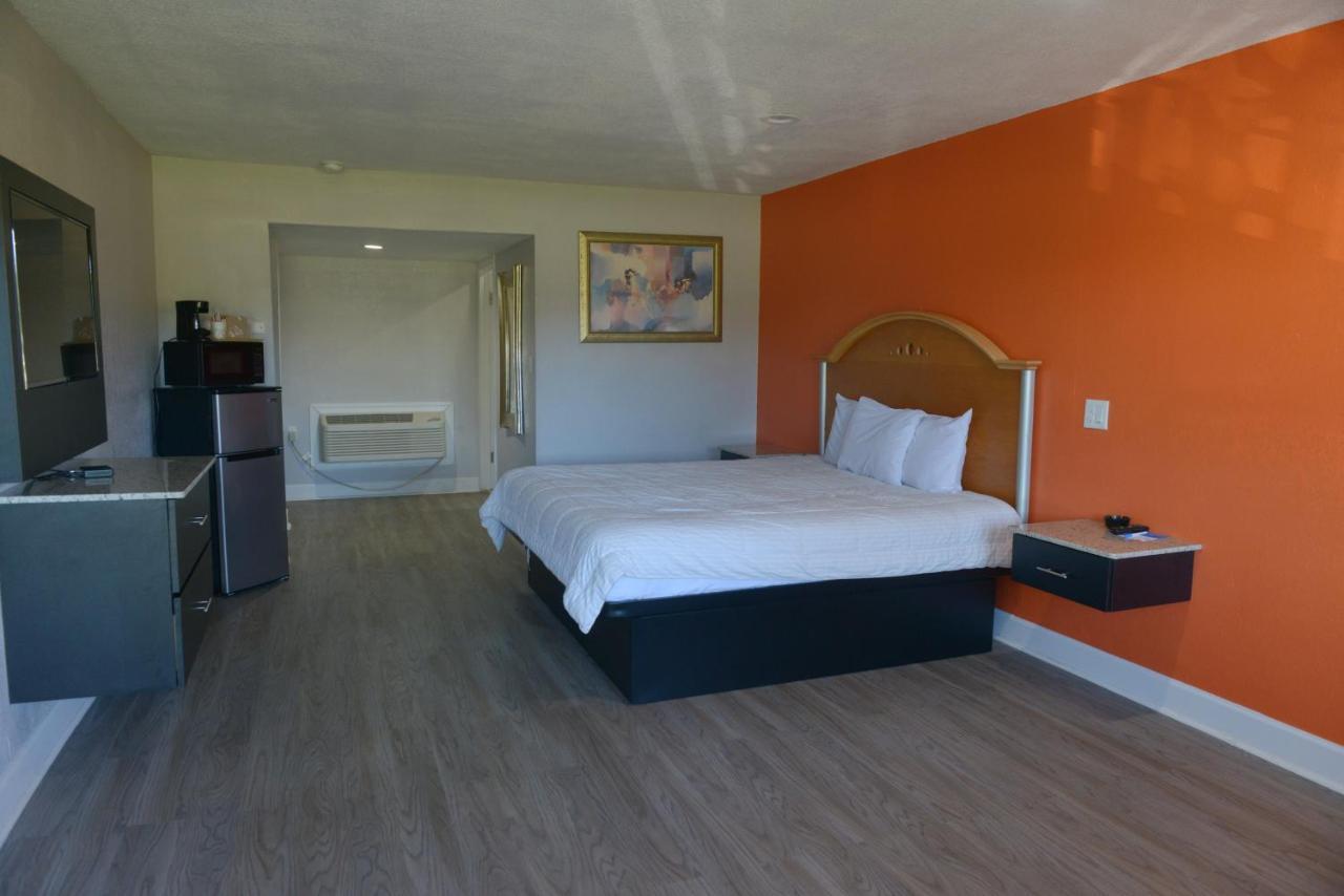 Rodeway Inn & Suites Winter Haven Chain Of Lakes Exteriér fotografie