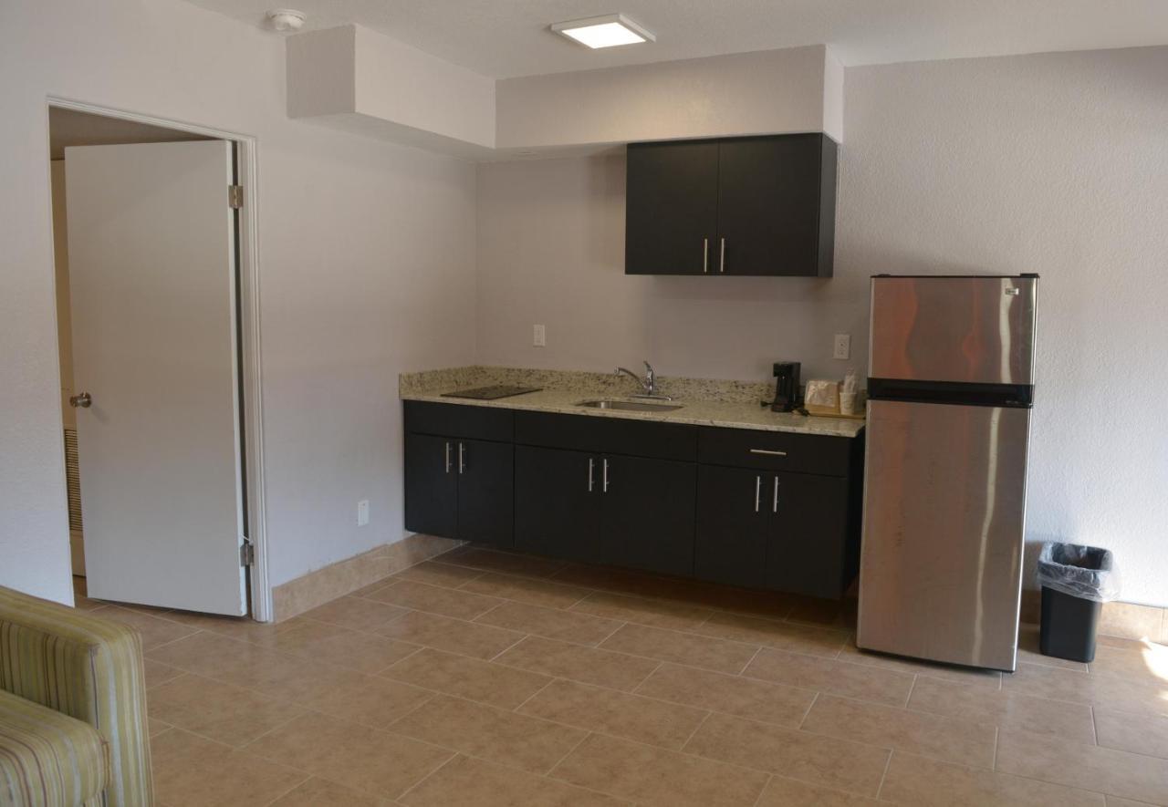 Rodeway Inn & Suites Winter Haven Chain Of Lakes Exteriér fotografie