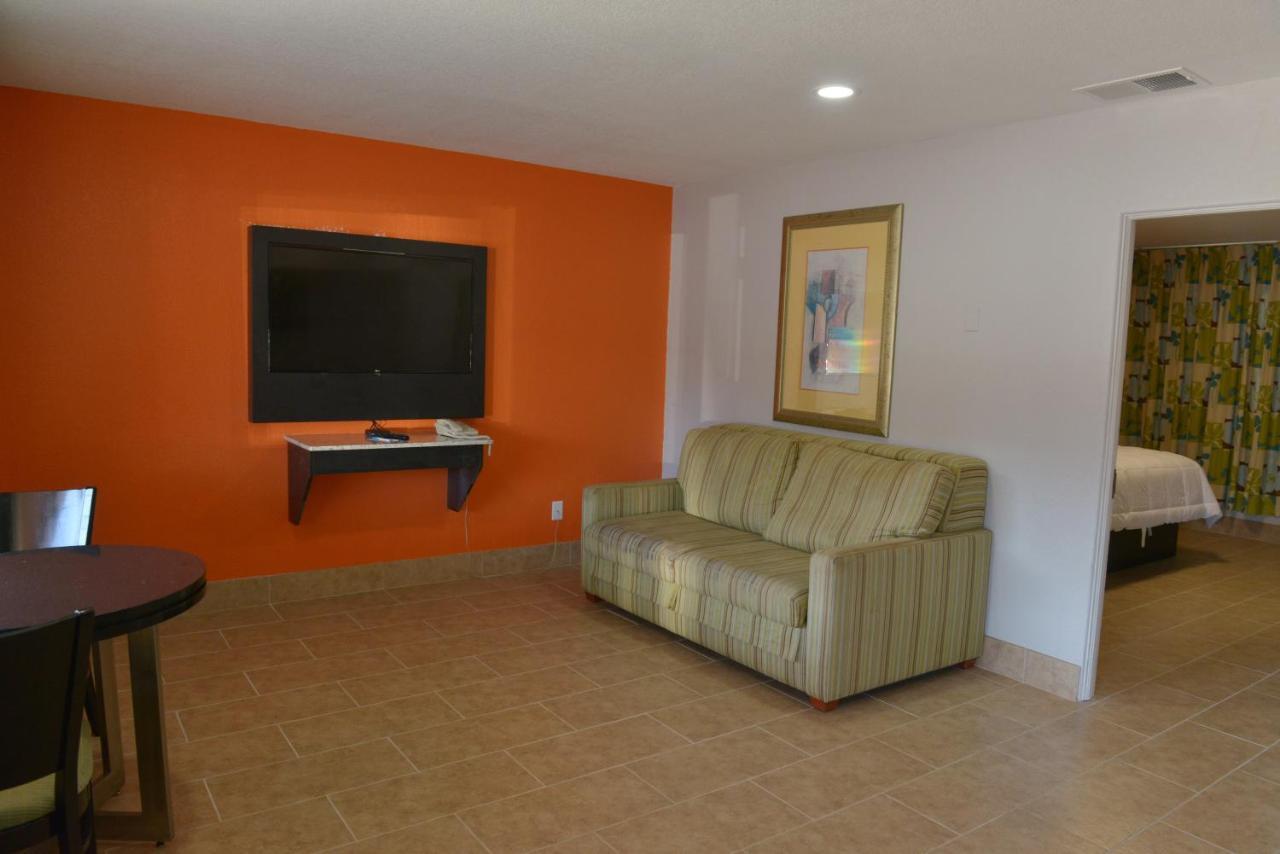 Rodeway Inn & Suites Winter Haven Chain Of Lakes Exteriér fotografie
